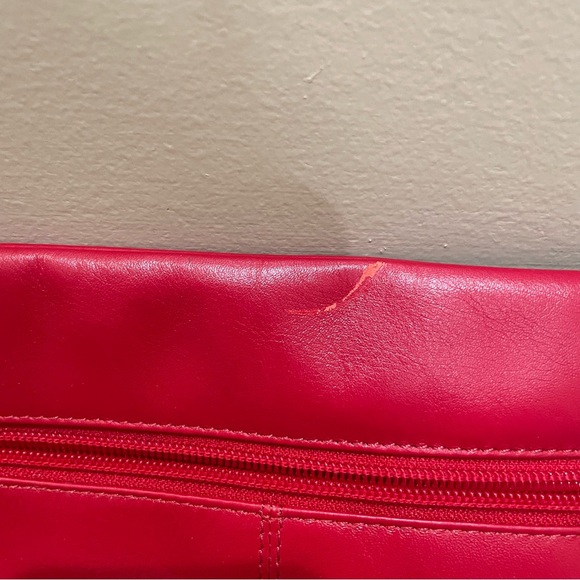 ILI New York 100% Leather Red Crossbody Bag Style 6081 NWT - Picture 8 of 9